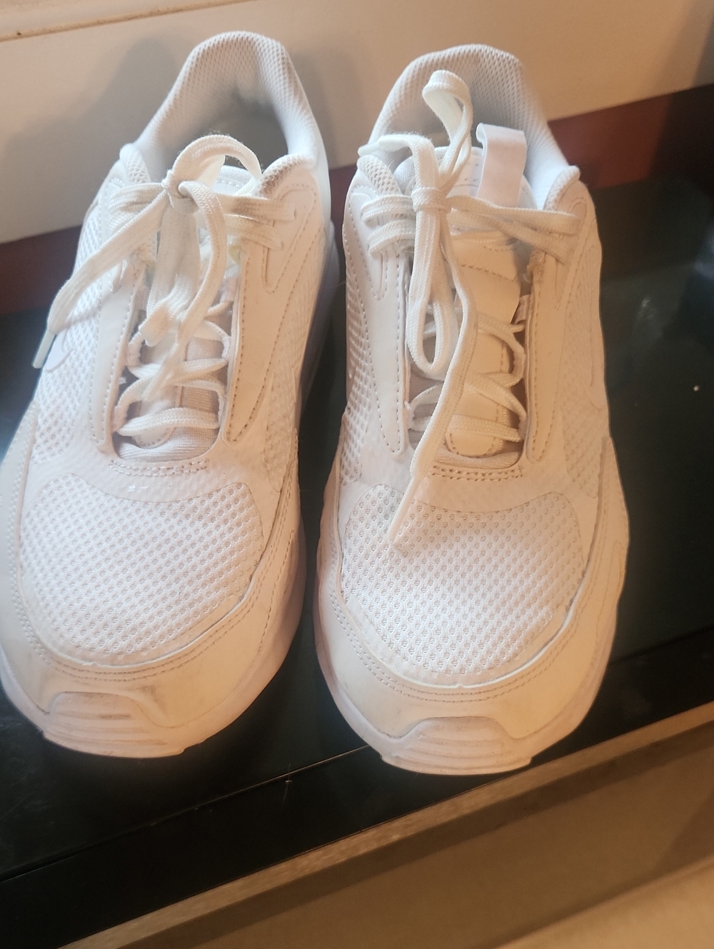 Classic Womend White Athletic Sneakers